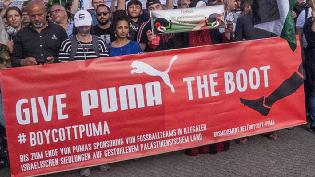 Kundgebung vor PUMA Concept Store am Hackeschen Markt